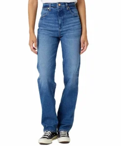 Wrangler Mom Jeans Straight Leg in Smoke Sea