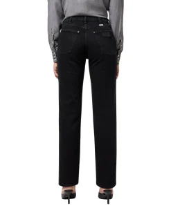 Wrangler Straight Jeans in Schwarz mit mittelhohem Bund
