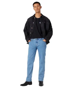 Wrangler Texas Stretch Jeans in hellblauer Waschung