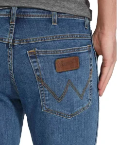 Wrangler Texas Stretch Regular Fit in Stonewash